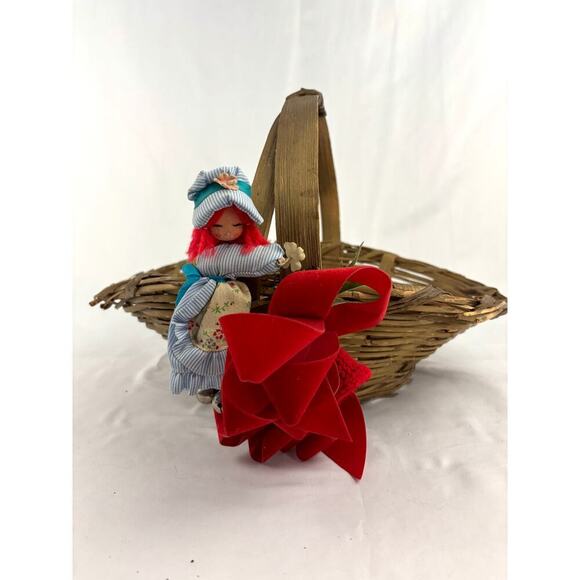Vintage Christmas Gathering Basket Farmers Market Wicker Storage 1950s - Picture 2 of 16